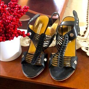 Barely worn Cynthia Vincent heels size 9